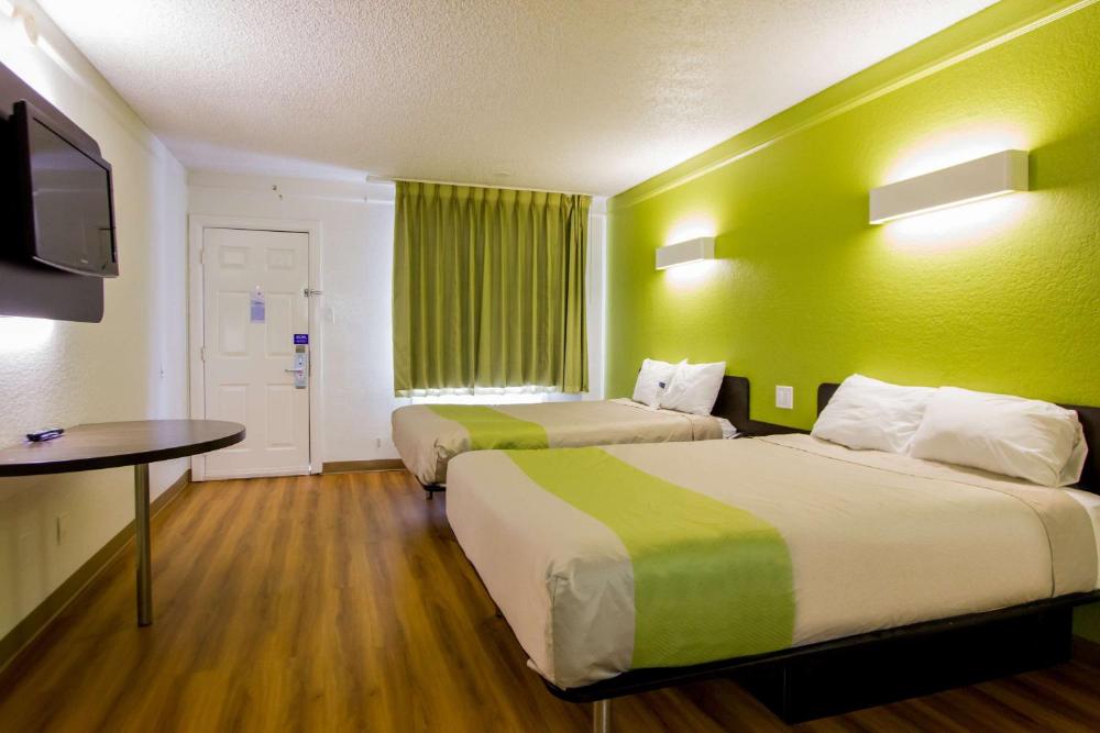 Quadruple Room - Non-Smoking interior